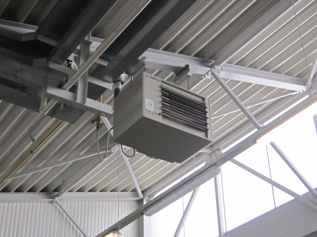 Газовый воздухонагреватель размещение под крышей